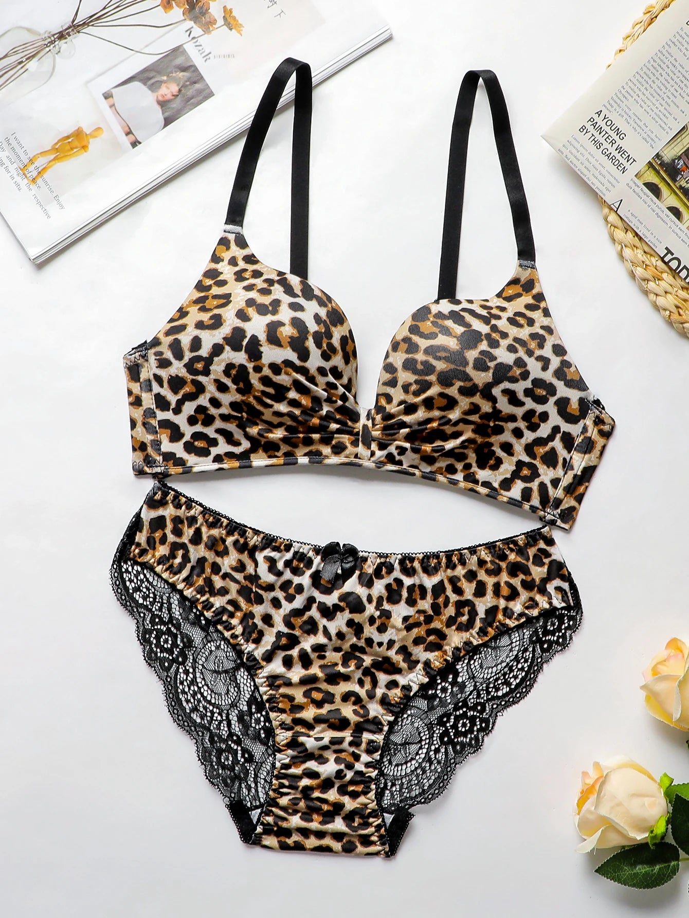 Hot Selling High-quality Sexy Women's Seamless And Steel Ring Two-piece Leopard Print Underwear Women's Lace Underwear Set B2046