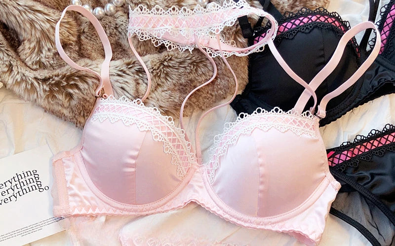MOYISU Lolita French Pure Desire Sexy Lace Satin Spice Girl Bra Small Chest Gathering Halter Hollow Underwear Set Soft Underwire