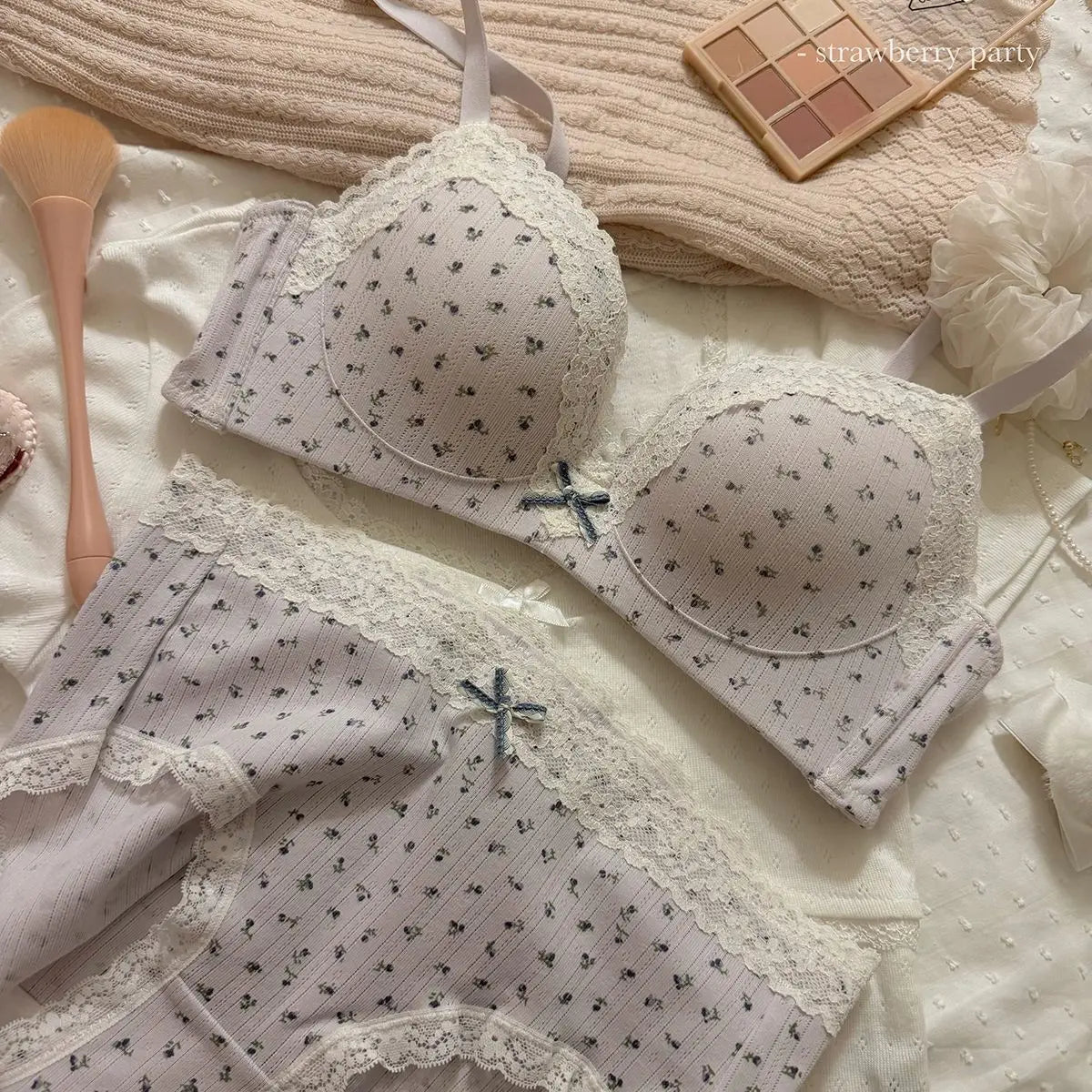 Teenage Sexy Lace Floral Bra Set Comfortable Non-steel Ring Beauty Back Small Breasts Gathered up Support Anti-Sagging Bra Set