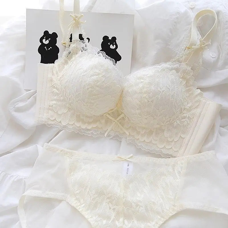 French romantic girl's underwear with lace and no steel hoop, gathered top support bra