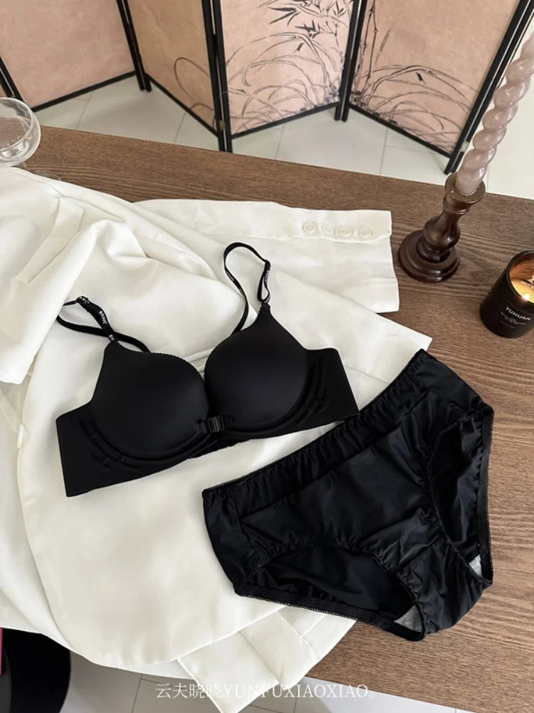 Front-Closure Backless Lingerie Set with Small-Bust Gathering, Anti-Sagging, Uplifting, Comfortable, And Wire-Free Bra Set.