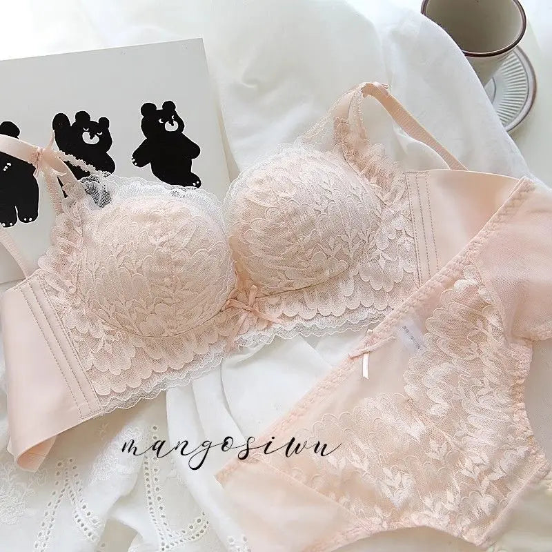 French romantic girl's underwear with lace and no steel hoop, gathered top support bra