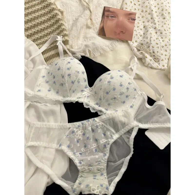 MOYISU JP & SK Lacy Lingerie Girl's Small Breast Pull Up No Underwire Top Support Anti-sag Retraction Sexy Floral Bra Cover Set