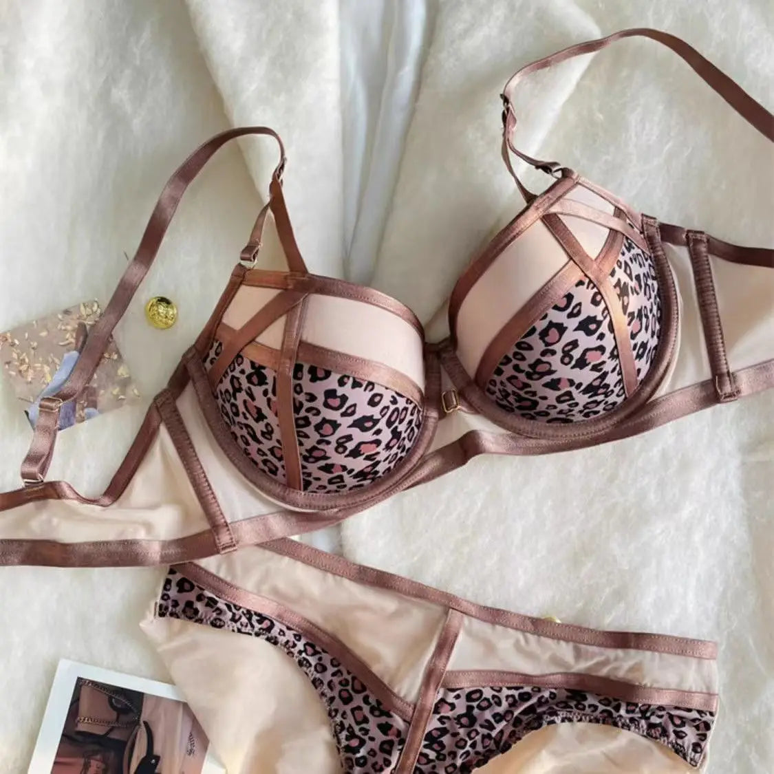 Sexy Leopard Lingerie Set Gathered Hollow Thin Belt to Collect Breasts Bra on the Thin Bottom Thick Soft Steel Ring Bra Set